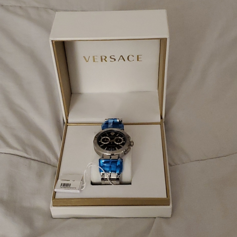 Versace Watch - Picture 3 of 5